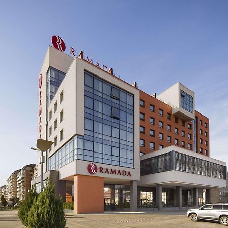 Hotel Ramada By Wyndham Oradea Exterior foto